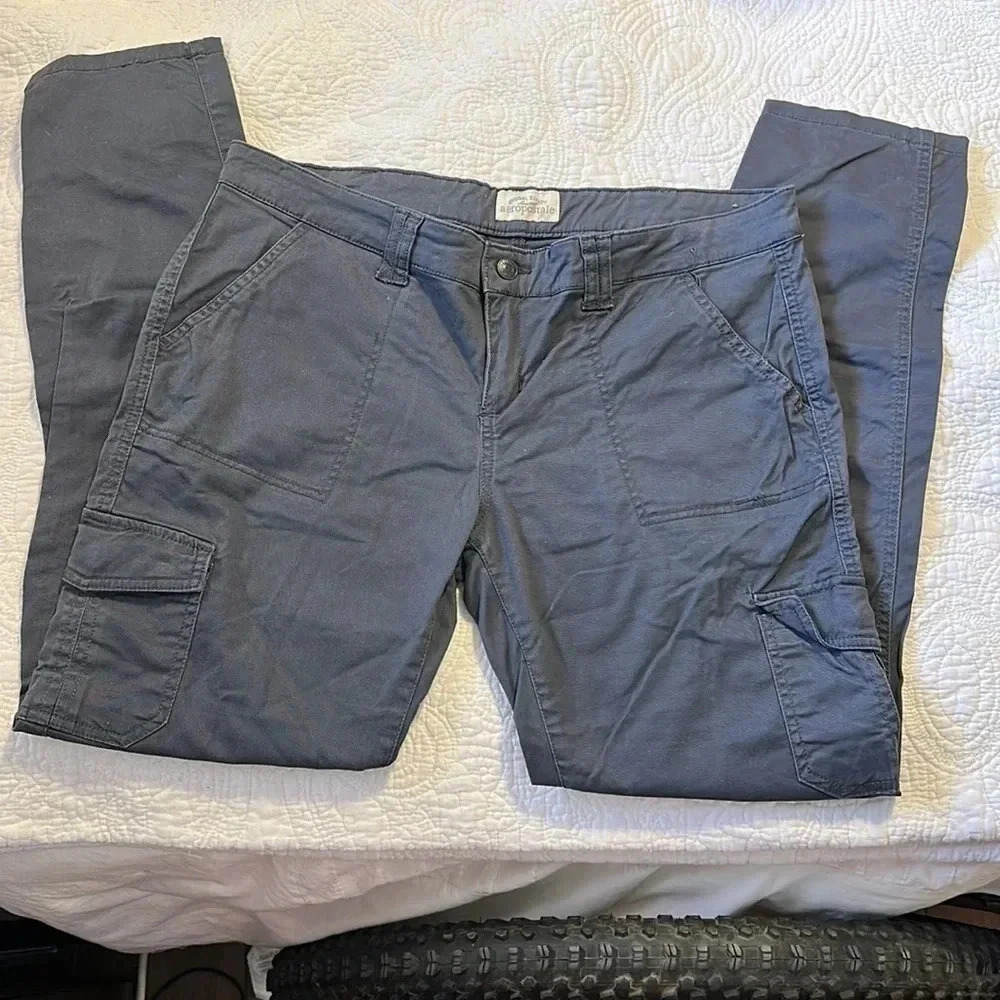 Women's Skinny Cargo Pants in Charcoal